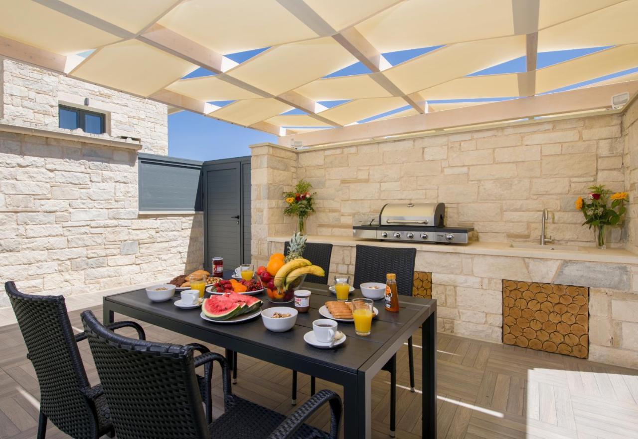 Twin'S Home Luxury Suites Alikianos Exteriör bild